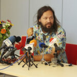 Kielce. 01.10.2019. Pszczoły na dachu Filharmonii Świętokrzyskiej. Na zdjęciu: Krzysztof Antoszewski - Liga Ochrony Przyrody / Wiktor Taszłow / Radio Kielce