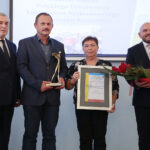 lewej): Andrzej Bętkowski - marszałek województwa świętokrzyskiego, Dorota Łukomska - burmistrz Stąporkowa, Mariusz Gosek - członek Zarządu Województwa Świętokrzyskiego / Wiktor Taszłow / Radio Kielce