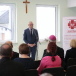 Wiśniówka. 03.10.2019. Uroczyste otwarcie Dziennego Centrum Opieki i Pielęgnacji. Na zdjęciu: Tomasz Lato - wójt gminy Masłów / Wiktor Taszłow / Radio Kielce