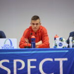 07.10.2019. Kielce. Konferencja Korony Kielce przez meczem z Realem Saragossą. Na zdjęciu od lewej: Sławomir Grzesik - trener, Oskar Sewerzyński, Rafał Kielczyk / Wiktor Taszłow / Radio Kielce