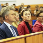 09.10.2019. Kielce. Finał Wielkiego Świętokrzyskiego Quizu Historycznego "Gramy dla Niepodległej". Od lewej: Krzysztof Słoń - senator PiS, Agata Gałka-Bernacka - dyrektor gabinetu wojewody świętokrzyskiego, Agata Wojtyszek - wojewoda świętokrzyski / Wiktor Taszłow / Radio Kielce