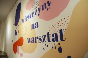 09.210.2019. Wystawa "DZIEWCZYNY NA WARSZTAT" / Wiktor Taszłow / Radio Kielce