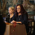 09.10.2019. Kielce. Prezentacja kolejnego etapu prac w projekcie: "Modernizacja Muzeum Archeologicznego w Wiślicy jako Oddziału Muzeum Narodowego w Kielcach wraz z otoczeniem w celu zabezpieczenia i ochrony unikatowych obiektów dziedzictwa narodowego". Od lewej: Magdalena Klamka - zastępca dyrektora ds. administracyjnych i Gabriela Kiełtyka-Sołtysiak - kierownik Muzeum Archeologicznego w Wiślicy / Wiktor Taszłow / Radio Kielce