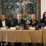 09.10.2019. Kielce. Prezentacja kolejnego etapu prac w projekcie: "Modernizacja Muzeum Archeologicznego w Wiślicy jako Oddziału Muzeum Narodowego w Kielcach wraz z otoczeniem w celu zabezpieczenia i ochrony unikatowych obiektów dziedzictwa narodowego". Od lewej: Robert Kotowski - dyrektor Muzeum Narodowego w Kielcach, Andrzej Bętkowski - marszałek województwa świętokrzyskiego, Magdalena Klamka - zastępca dyrektora ds. administracyjnych i Gabriela Kiełtyka-Sołtysiak - kierownik Muzeum Archeologicznego w Wiślicy / Wiktor Taszłow / Radio Kielce