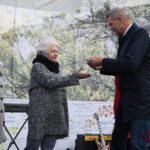 Kielce. 10.10.2019. Przekazanie kluczy do bram miasta seniorom. Na zdjęciu z prawej: Bogdan Wenta – prezydent miasta Kielce / Wiktor Taszłow / Radio Kielce