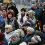 Kielce. 10.10.2019. Przekazanie kluczy do bram miasta seniorom / Wiktor Taszłow / Radio Kielce