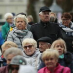 Kielce. 10.10.2019. Przekazanie kluczy do bram miasta seniorom / Wiktor Taszłow / Radio Kielce