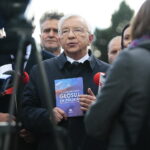 Kielce. 10.10.2019. Konferencja PiS na Placu Artystów. Na zdjęciu (od lewej): Krzysztof Słoń – senator, Krzysztof Lipiec – poseł / Wiktor Taszłow / Radio Kielce