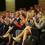 Kielce. 14.10.2019. Kieleckie obchody Dnia Edukacji Narodowej. Na zdjęciu (w środku): Marcin Różycki - wiceprezydent Kielc, Bogdan Wenta – prezydent miasta Kielce, Agata Wojtyszek - wojewoda świętokrzyski, Renata Janik - wicemarszałek Województwa Świętokrzyskiego, Kamil Suchański - przewodniczący Rady Miasta Kielce,  Joanna Winiarska - wiceprzewodnicząca Rady Miasta Kielce / Wiktor Taszłow / Radio Kielce