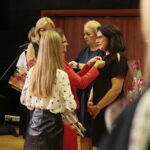 Kielce. 14.10.2019. Kieleckie obchody Dnia Edukacji Narodowej. Medal wręcza Agata Wojtyszek - wojewoda świętokrzyski / Wiktor Taszłow / Radio Kielce