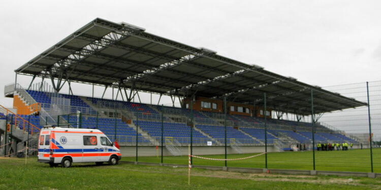 RADIO DLA CIEBIE. Kroplówki dla piłkarzy Pogoni Siedlce. Jest prokuratorskie śledztwo - Radio Kielce Radio Dla Ciebie / Klimson / Wikimedia Commons