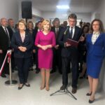 07.10.2019. Staszów. Otwarcie OIOM. Od lewej: poseł Maria Zuba,  wiceminister sportu i turystyki Anna Krupka, dyrektor szpitala Paweł Wojtasik, wojewoda świętokrzyski Agata Wojtyszek / Grażyna-Szlęzak-Wójcik / Radio Kielce