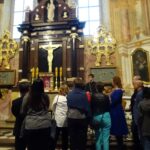 20.10.2019. Święty Krzyż. Wizyta ambasadorów z 20 krajów / Emilia Sitarska / Radio Kielce