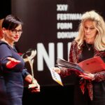 22.11.2019 Kielce. Gala finałowa Festiwalu Form Dokumentalnych NURT. Na zdjęciu (od lewej): Renata Kijowska - reżyser; laureat Nagrody Radia Kielce i Renata Morąg - Radio Kielce / Wiktor Taszłow / Radio Kielce