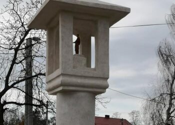 Chruszczyna Wielka koło Kazimierzy Wielkiej. Odrestaurowana XVI wieczna przydrożna kapliczka / Adam Bodzioch/Facebook