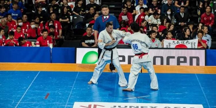 Mateusz Garbacz z Koneckiego Klubu Karate Kyokushin podczas Mistrzostw Świata Open w Tokio / archiwum prywatne