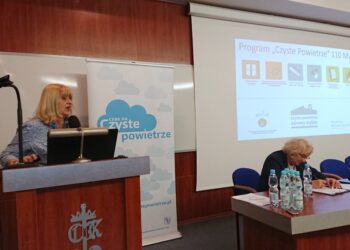 19.11.2019. Kielce. Spotkanie „Czyste powietrze” w Świętokrzyskim Centrum Onkologii. Mówi: Renata Ciesielska - WFOŚiGW / Iwona Murawska / Radio Kielce