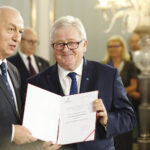 24.10.2019. Warszawa. Uroczystość wręczenia nowym posłom zaświadczeń o wyborze do Sejmu - na zdjęciu: Czesław Siekierski - PSL / Jarosław Kubalski / Radio Kielce