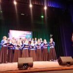 23.11.2019 Jędrzejów. VIII Jędrzejowskie Spotkania Chóralne. Na zdjęciu Chór Akademicki Politechniki Świętokrzyskiej w Kielcach pod dyrekcją  Małgorzaty Banasińskiej-Barszcz / Ewa Pociejowska-Gawęda / Radio Kielce