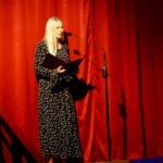 06.11.2019 Kałków-Godów. X Spotkania Teatralne Osób Niepełnosprawnych. Na zdjęciu: Dorota Jop - prezes Świętokrzyskiego Stowarzyszenia „Niepełnosprawnym Radość” w Godowie / Michał Kita / Radio Kielce