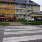 14.11.2019. Zagnańsk. Aktywna sygnalizacja na przejściu dla pieszych / Wiktor Dziarmaga / Radio Kielce