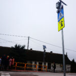 14.11.2019. Zagnańsk. Aktywna sygnalizacja na przejściu dla pieszych / Wiktor Dziarmaga / Radio Kielce