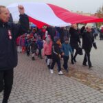 Opatów. Bieg niepodległościowy opatowskich szkół / Emilia Sitarska / Radio Kielce