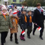 08.11.2019. Wodzisław. Wspólne śpiewanie hymnu narodowego / Ewa Pociejowska-Gawęda / Radio Kielce