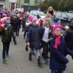 08.11.2019. Wodzisław. Wspólne śpiewanie hymnu narodowego / Ewa Pociejowska-Gawęda / Radio Kielce