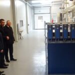 20.11.2019 Sobków. Otwarcie rozbudowanej oczyszczalni ścieków. Na zdjęciu: Tomasz Chaja - wójt gminy Sobków, Marek Jońca - członek zarządu województwa świętokrzyskiego, Paweł Faryna - starosta jędrzejowski / Ewa Pociejowska-Gawęda / Radio Kielce