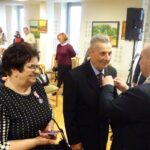 25.11.2019. Jędrzejów. Złote Gody. Na zdjęciu (od lewej): Joanna Sygut, Henryk Sygut i Marcin Piszczek - burmistrz Jędrzejowa / Ewa Pociejowska-Gawęda / Radio Kielce