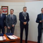 19.11.2019. Kielce. Wręczenia medali za długoletnie pożycie małżeńskie. Na zdjęciu (od lewej): Arkadiusz Kubiec - wiceprezydent Kielc, Kamil Suchański - przewodniczący Rady Miasta Kielce, Bogdan Wenta - prezydent Kielc i Piotr Mołas - kierownik Urzędy Stanu Cywilnego w Kielcach / Piotr Kwaśniewski / Radio Kielce
