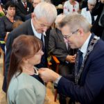 19.11.2019. Kielce. Wręczenia medali za długoletnie pożycie małżeńskie. Na zdjęciu (od lewej): Krystyna Miszczyk, Józef Miszczyk i Bogdan Wenta - prezydent Kielc / Piotr Kwaśniewski / Radio Kielce