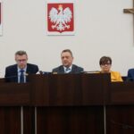 20.11.2019. Kielce. Konferencja prasowa w Urzędzie Miasta Kielce. Na zdjęciu (od lewej): Marcin Różycki - wiceprezydent Kielc, Bogdan Wenta - prezydent Kielc, Mariusz Gołaszewski - prezes Aesco Group, Danuta Papaj - wiceprezydent Kielc i Arkadiusz Kubiec - wiceprezydent Kielc / Piotr Kwaśniewski / Radio Kielce