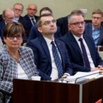 21.11.2019. Kielce. Sesja Rady Miasta Kielce. Na zdjęciu (od lewej): Danuta Papaj - wiceprezydent Kielc, Marcin Różycki - wiceprezydent Kielc i Arkadiusz Kubiec - wiceprezydent Kielc / Piotr Kwaśniewski / Radio Kielce