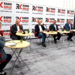 03.11.2019 Kielce. Studio Polityczne. Na zdjęciu (od lewej): Krzysztof Lipiec - PiS, Sławomir Gierada - KO, Wojciech Zapała - Konfederacja, Grzegorz Gałuszka - PSL-KP i Jacek Skórski - SLD / Karol Żak / Radio Kielce