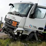 04.11.2019. Wola Morawicka. Wypadek z udziałem dwóch samochodów osobowych i ciężarówki / Piotr Kwaśniewski / Radio Kielce