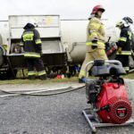 04.11.2019. Wola Morawicka. Wypadek z udziałem dwóch samochodów osobowych i ciężarówki / Piotr Kwaśniewski / Radio Kielce