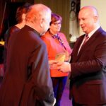 28.11.2019. Kielce. Obchody 30-lecia kieleckiej Caritas. Gala jubileuszowa. Na zdjęciu (od lewej): ks. Stanisław Słowik - dyrektor Caritas diecezji kieleckiej, Danuta Papaj - wiceprezydent Kielc i Marcin Piszczek - burmistrz Jędrzejowa / Piotr Kwaśniewski / Radio Kielce