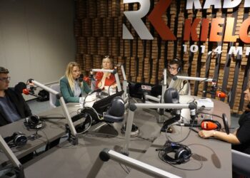 07.11.2019 Kielce. Na zdjęciu (od lewej) kieleccy radni: Marcin Stępniewski, Joanna Winiarska, Anna Kibortt, Michał Kita – Radio Kielce, Anna Myślińska - kielecka radna / Aneta Cielibała-Gil / Radio Kielce