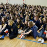 08.11.2019 Kielce. Narodowe śpiewanie hymnu w III LO im. C.K. Norwida w Kielcach / Piotr Kwaśniewski / Radio Kielce