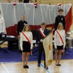 08.11.2019 Kielce. Narodowe śpiewanie hymnu w III LO im. C.K. Norwida w Kielcach / Piotr Kwaśniewski / Radio Kielce