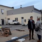 17.11.2019 Sędziszów. Budowa oczyszczalni ścieków. Na zdjęciu burmistrz Wacław Szarek i Ewa Pociejowska-Gawęda / Radio Kielce