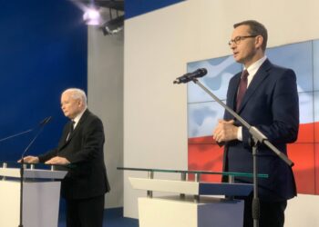 08.11.2019 Warszawa. Prezentacja składu nowego rządu. Na zdjęciu (od lewej): Jarosław Kaczyński - prezes PiS i premier Mateusz Morawiecki / Prawo i Sprawiedliwość / Twitter