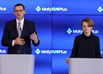 Premier Mateusz Morawiecki i minister rozwoju Jadwiga Emilewicz / KPRM