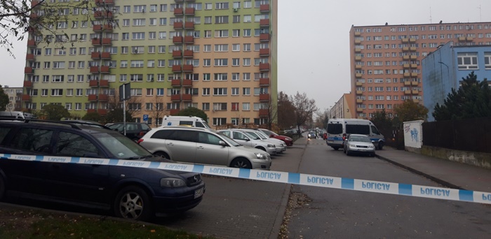 RADIO DLA CIEBIE. Płock. Materiały wybuchowe w mieszkaniu przy ul. Kossobudzkiego. Ewakuowano kilkaset osób - Radio Kielce Radio Dla Ciebie