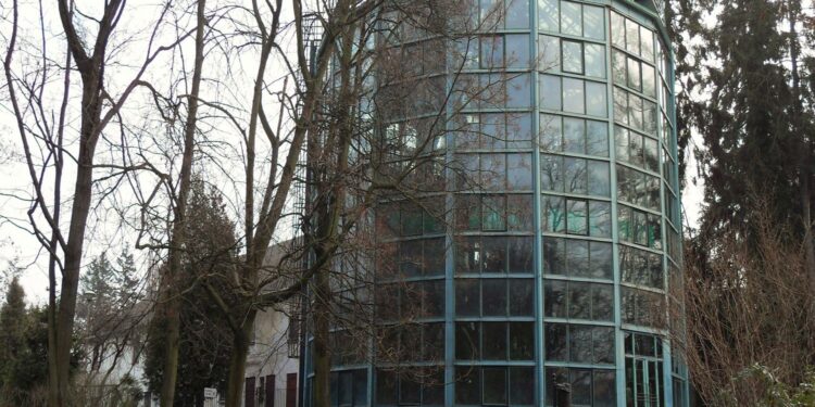 RADIO GDAŃSK. Szklenie oliwskiej palmiarni zostanie dokończone. Nowy wykonawca za kilka dni wejdzie na plac budowy - Radio Kielce wikipedia.pl