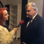 23.11.2019. Sandomierz. Konferencja "Solidarni z rodziną". Na zdjęciu: red. Grażyna Szlęzak-Wójcik i senator  Jarosław Rusiecki / Radio Kielce