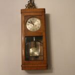 02.11.2019 Skalbmierz. Kolekcja zegarów Zenona Skrobacza / Marta Gajda / Radio Kielce