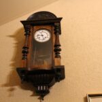 02.11.2019 Skalbmierz. Kolekcja zegarów Zenona Skrobacza / Marta Gajda / Radio Kielce